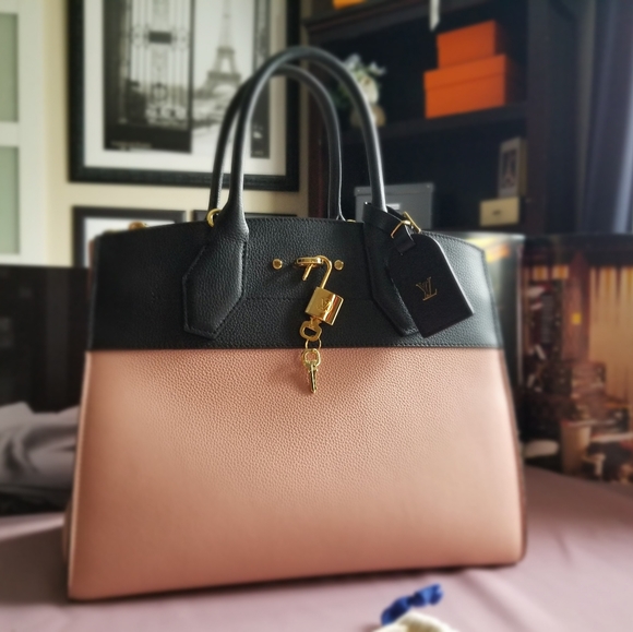 Louis Vuitton CITY STEAMER MM. MAGNOLIA - Picture 2 of 16